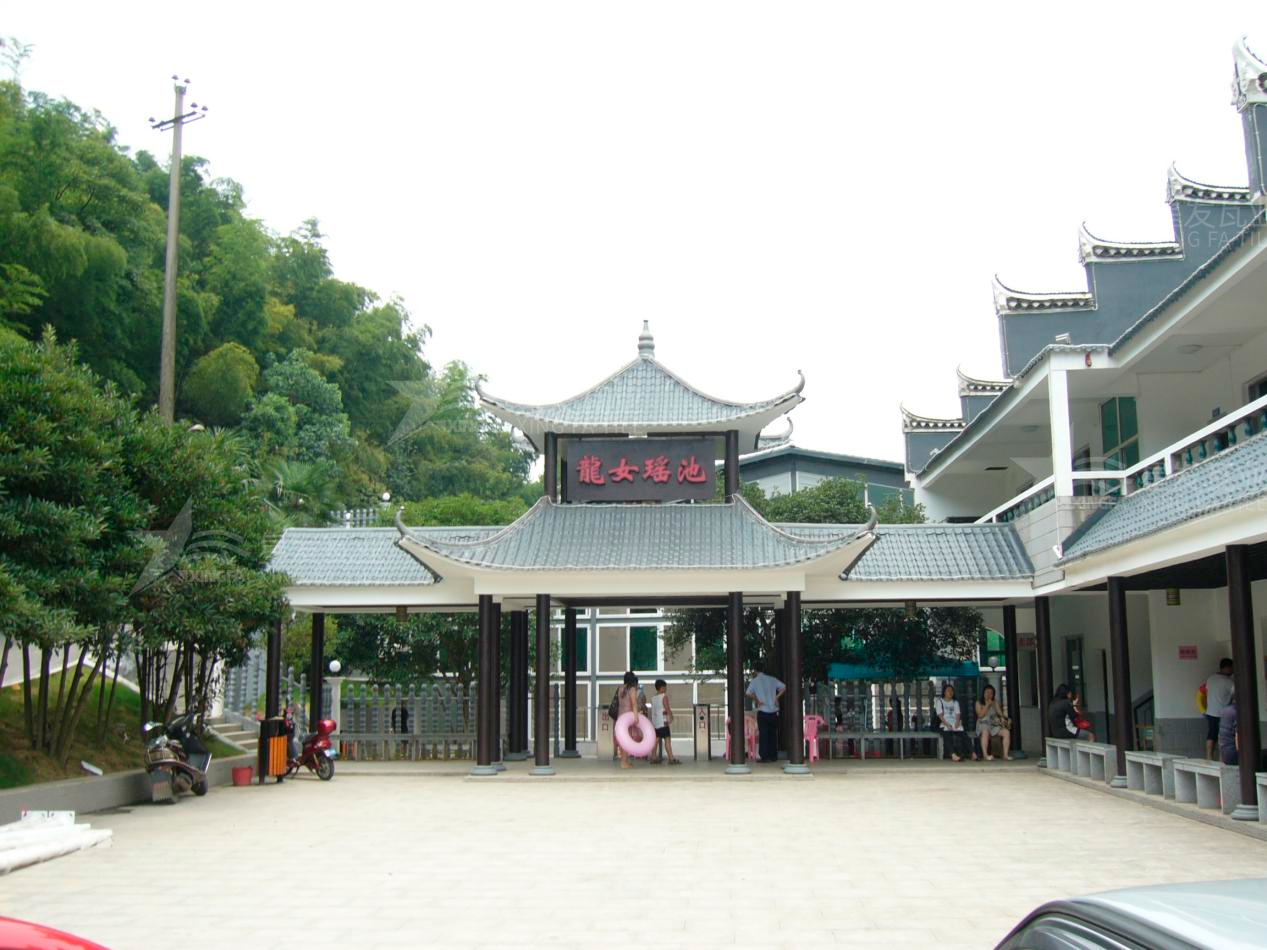 屋頂材料合成樹脂瓦和不銹鋼瓦哪個好？選擇很重要！